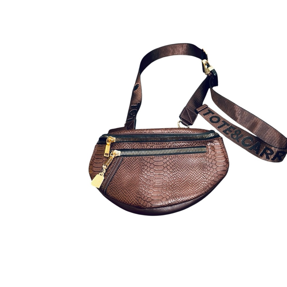 TOTE&CARRY SIGNATURE EVERYDAY FANNY PACK IN CHOCOLATE - Picture 4 of 14
